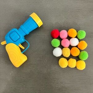 Cat toy Pom Pom launcher